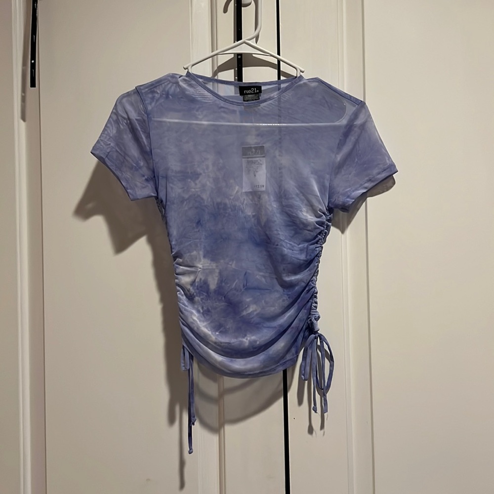 RUE21 Size S Sheer Blue Tie Dye Ruched Sides Cropped Tee